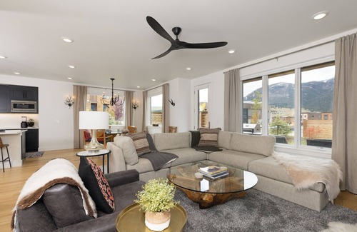 Big Sky House | Private Hot Tub, Downtown Big Sky, Minutes to Big Sky Resort