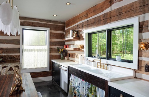 Pine Bush Cabin | Private Hot Tub: Eclectic Ulster County Cabin