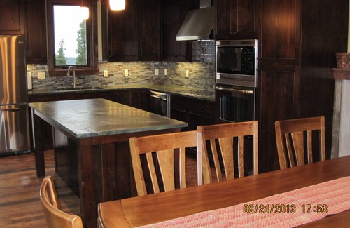 Woodmoor House | Private Hot Tub, Great Views, Pines Trees, Wi-Fi, Free Shuttle, 3 Bed/3 Bath