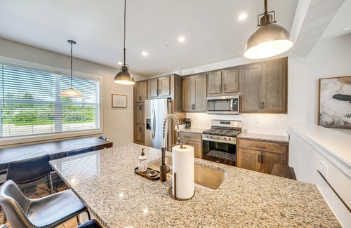 Fraser House | Private Hot Tub: Newly Built Fraser Townhome