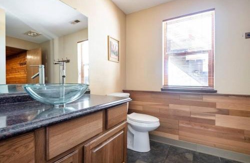Woodland Park Apartment | Private Hot Tub Overlooking Pikes Peak