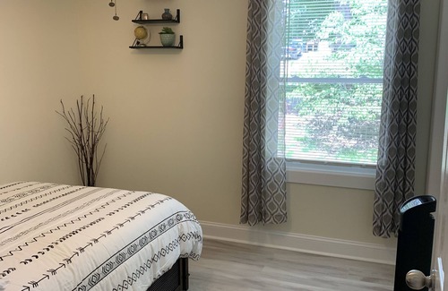 Garner House | Private house 15mins.from Raleigh Dntwn w/private pool, hot tub, and firepit.