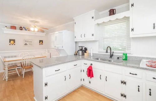 McCain House | Private House - 3 Bedroom Single Level - Close to Everything!