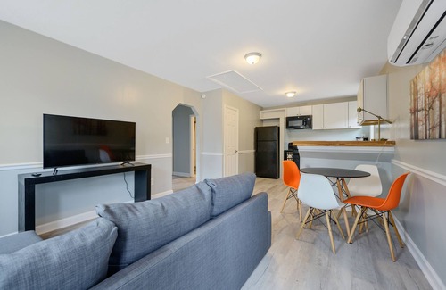 Durham House | Private House- Downtown Durham