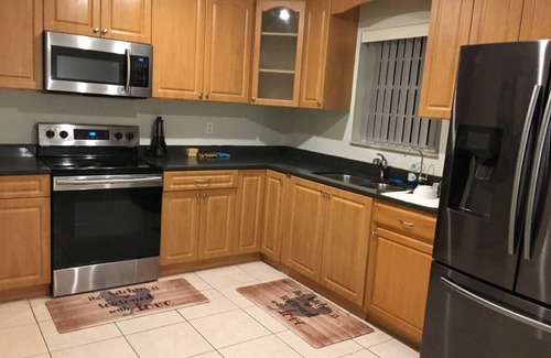 Hunt Club House | Private house in West Palm Beach, Fl. Cozy 3 Bedroom with plenty of yard space.