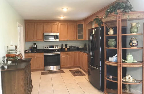 Hunt Club House | Private house in West Palm Beach, Fl. Cozy 3 Bedroom with plenty of yard space.