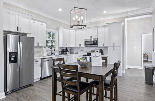 Mosby House | Private House in Heart of Historic Barton Heights!