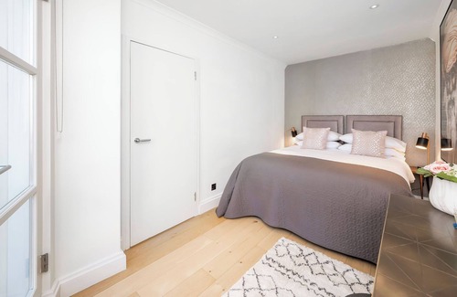 Kensington House | PRIVATE HOUSE in the hart of London Kensington. Walk to the V&A or Royal Albert