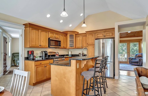 Boothbay House | Private House in wooded area in Boothbay Center