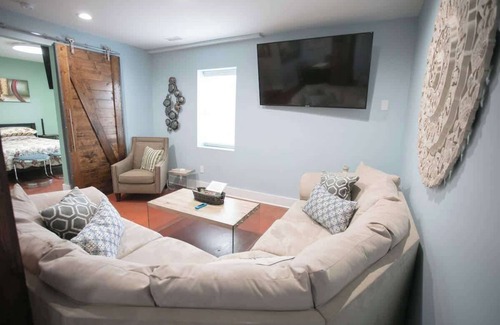 Roanoke Apartment | PRIVATE INDUSTRIAL LOFT IN DOWNTOWN BRAND NEW