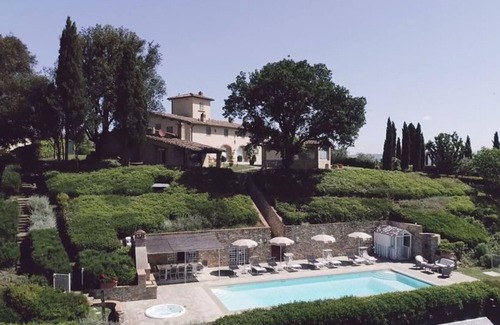 Tavarnelle Val di Pesa Villa | Private Villa with sauna, private pool, WIFI, hot tub, A/C, TV, patio, close to Greve In Chianti