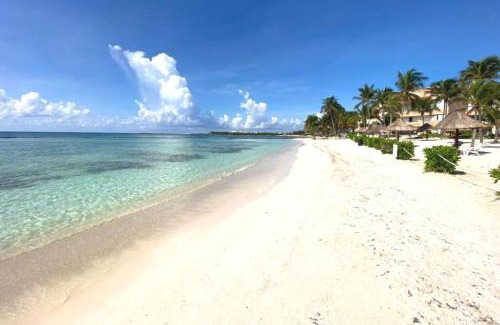 Puerto Aventuras Apartment | Private Jacuzzi, Golf Getaway, sunrise view