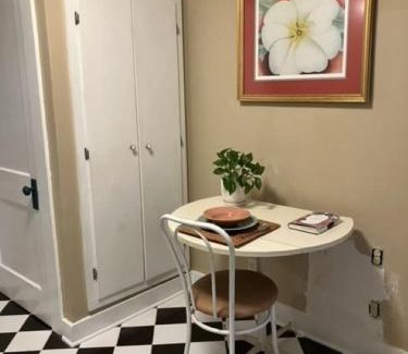 Freetown - Port Rico Apartment | Private Lafayette Getaway Balcony & Kitchen