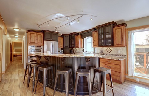 Willow Grove House | Private lake front home, Open layout, Remodeled kitchen, Excellent views 334