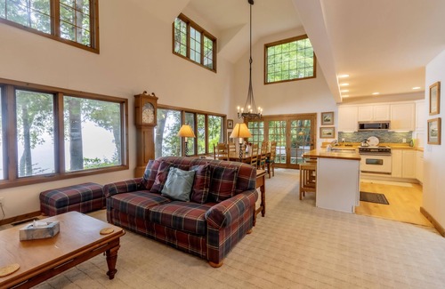 Northport House | PRIVATE LAKE MICHIGAN WATERFRONT HOME