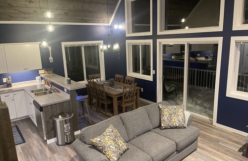 Hayward House | Private Lake/quiet sports getaway, magnificent scenery and abundant wildlife