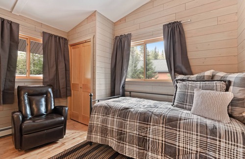 Manitowish Waters House | Private lakefront home with boat dock, fireplace, & generous yard
