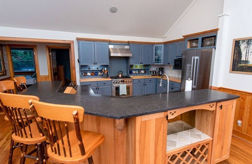 Chestertown House | Private Lakefront! 17 beds! Hot Tub! 20 min to Ski!