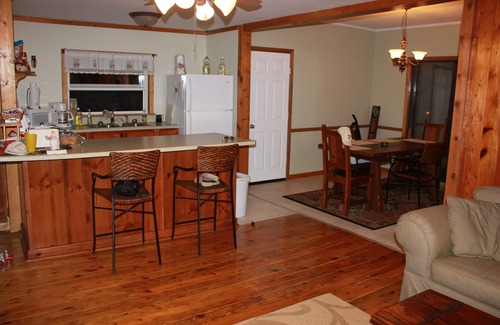 Topton Cabin | Private Lakefront Hideaway with Dock!