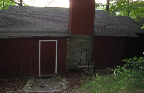 Topton Cabin | Private Lakefront Hideaway with Dock!