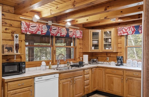 Sanbornton House | Private Lakefront - Luxury Log House