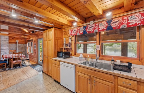 Sanbornton House | Private Lakefront - Luxury Log House