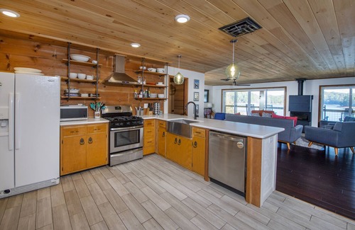 Blairsville House | Private Lakefront Retreat