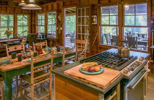 Colchester Cabin | Private Lakehouse with Great Swimming and Epic Sunset Views