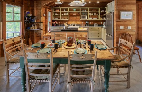 Colchester Cabin | Private Lakehouse with Great Swimming and Epic Sunset Views