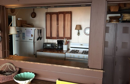 Trumansburg Cottage | PRIVATE LAKESHORE CLASSIC COTTAGE Near Ithaca, NY *Heart of the Finger Lakes*