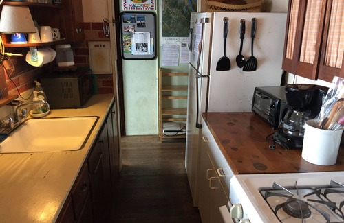 Trumansburg Cottage | PRIVATE LAKESHORE CLASSIC COTTAGE Near Ithaca, NY *Heart of the Finger Lakes*