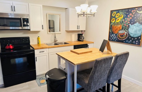 North Saanich House | Private large up to 3 bedrooms waterfront suite,pet friendly. *Long Term Rates