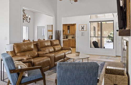 Bullhead City House | PRIVATE Launch & Beach, 3 Bd, 2 Ba - "The Bullhead Boho"