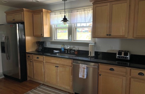 Auburn House | Private Level Beachfront, Fenced Yard, Boat Dock,Kayaks,CentralAir, Great Views!