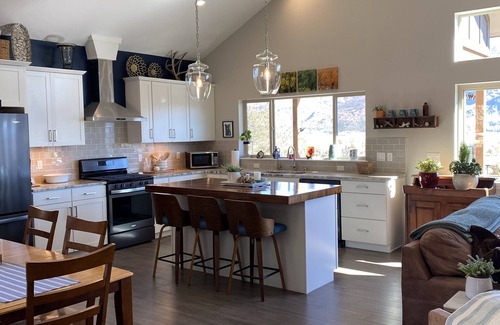 Hermosa House | Private location, Central A/C, Amazing Cliff Top Views, National Forest Access