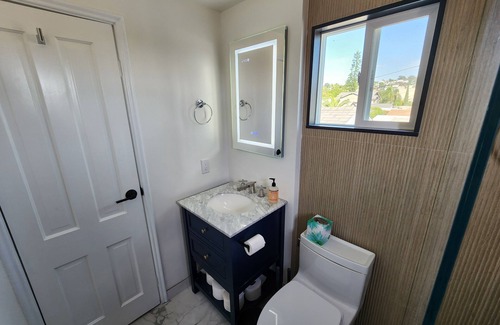Los Feliz House | Private Los Feliz Studio - Walkable neighborhood, close to CHLA/Kaiser Hospitals