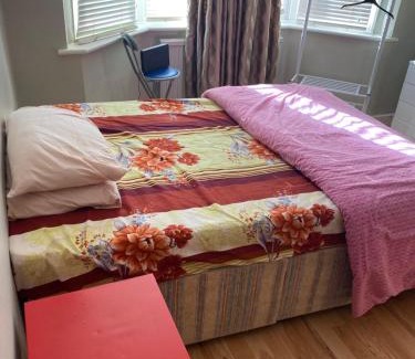 High Wycombe House | Private Lovely double bedroom