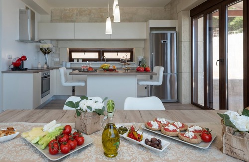 Keratokambos Villa | ★Private luxury 3bdrm Villa - Walk to beach ★