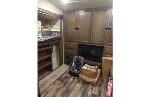 Zephyrhills House | Private Luxury 5th Wheel