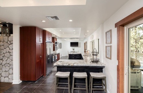 Evergreen Estates House | Private Luxury Big Bear Lodge. Hot Tub. Game Room