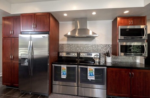 Evergreen Estates House | Private Luxury Big Bear Lodge. Hot Tub. Game Room