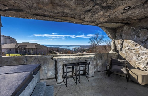 Branson Cabin | Private Luxury Cave | Expansive Lakeview