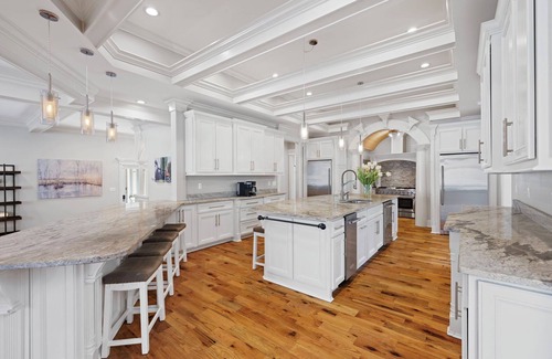 McDonald House | Private luxury home McDonald TN pool, hot tub, bar, volleyball, fitness, game rm