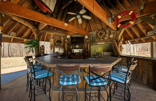 McDonald House | Private luxury home McDonald TN pool, hot tub, bar, volleyball, fitness, game rm