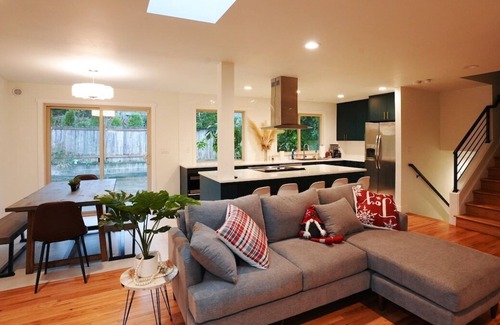 Westgate House | Private luxury home with modern finishes and walkable distance to downtown Edmonds