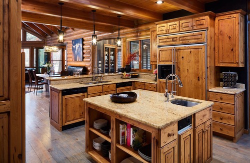 Grantsdale House | PRIVATE LUXURY RIVERFRONT LODGE AND CABINS ON THE BITTERROOT RIVER
