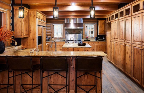 Grantsdale House | PRIVATE LUXURY RIVERFRONT LODGE AND CABINS ON THE BITTERROOT RIVER