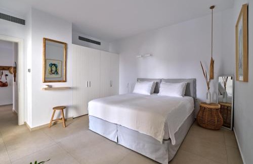 Molos Villa | Private Luxury Scarlet beachfront villa, Molos, Paros