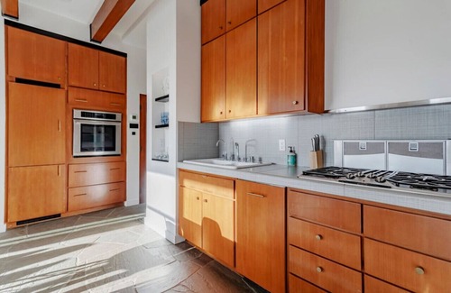 Western Malibu House | Private Malibu Escape: Walk to Secluded Beach