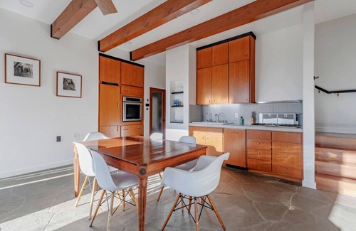 Western Malibu House | Private Malibu Escape: Walk to Secluded Beach